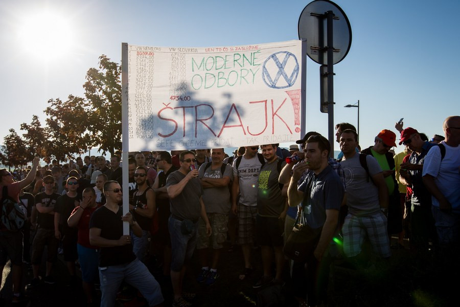 Προς μαζικές απολύσεις η Volkswagen στη Σλοβακία