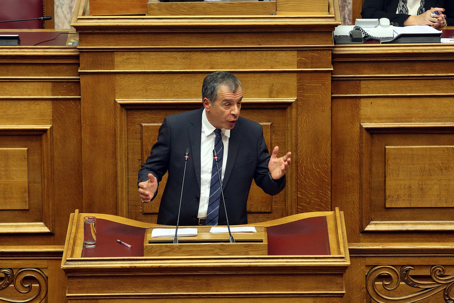 Θεοδωράκης: Δεν μπορεί να υπάρξουν κοινοβουλευτικές ομάδες με 2 – 3 ή δανεικούς βουλευτές