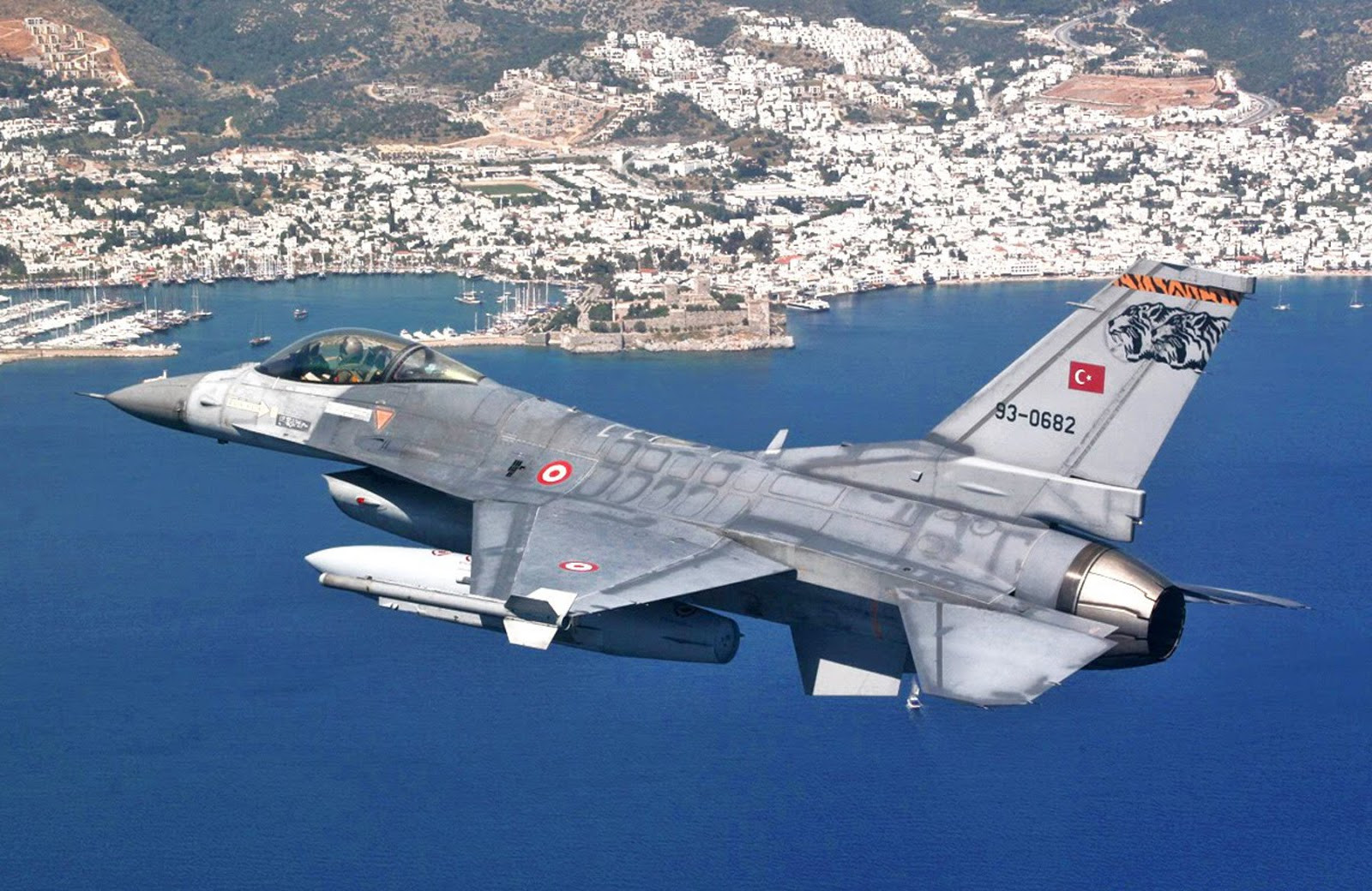 Έσβησε ο κινητήρας τουρκικού F-16 πάνω από το Αιγαίο