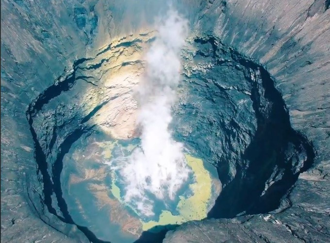 Ένας εντυπωσιακός κρατήρας που κόβει την ανάσα [ΒΙΝΤΕΟ]