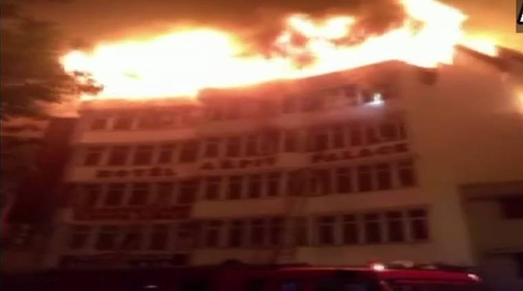 Ινδία: Νεκροί τουρίστες μετά από φωτιά σε ξενοδοχείο [Βίντεο]