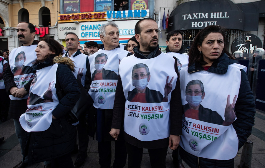 Τουρκία: Γιγαντιαία επιχείρηση μαζικών συλλήψεων σε εξέλιξη
