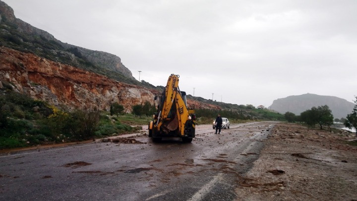 Υποχώρηση του επαρχιακού δρόμου Πόρου Τροιζηνίας,  στην Αρτέμιδα
