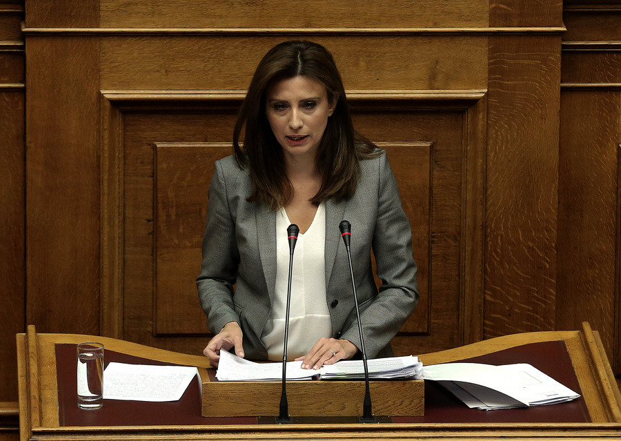 Συνταγματική Αναθεώρηση: Η Νίνα Κασιμάτη δεν ψήφισε τις περισσότερες προτάσεις του ΣΥΡΙΖΑ