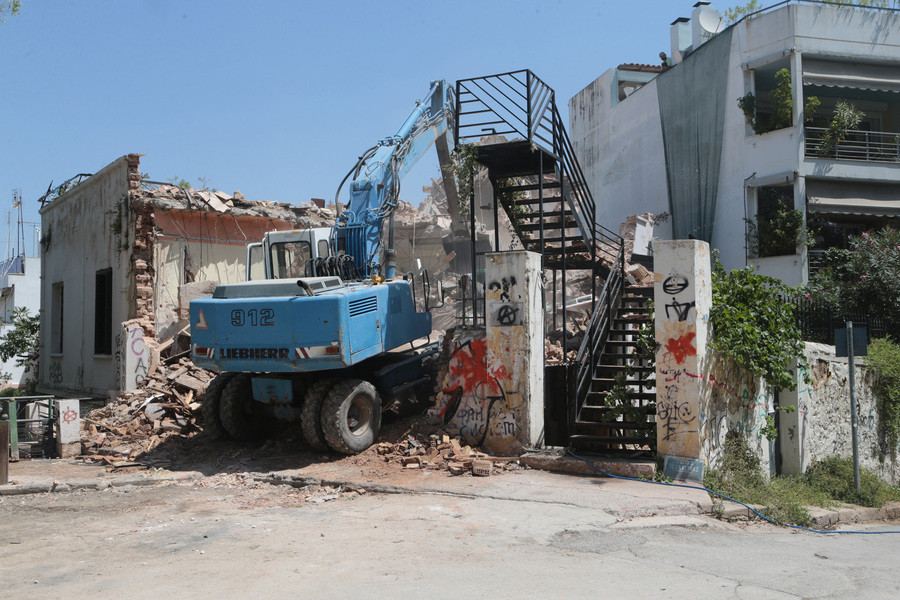Ο δήμος Αθηναίων προγραμματίζει κατεδαφίσεις ετοιμόρροπων κτιρίων