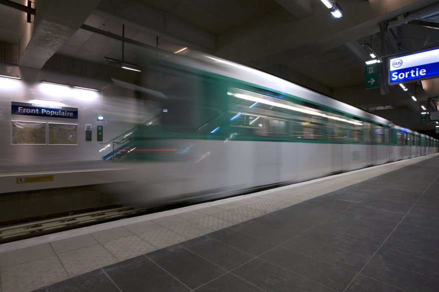 Επίθεση με οξύ στο μετρό του Παρισιού
