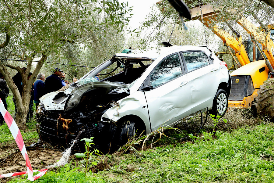 Κρήτη: Νεκροί εντοπίστηκαν και οι τέσσερις αγνοούμενοι στο αυτοκίνητό τους [Βίντεο]