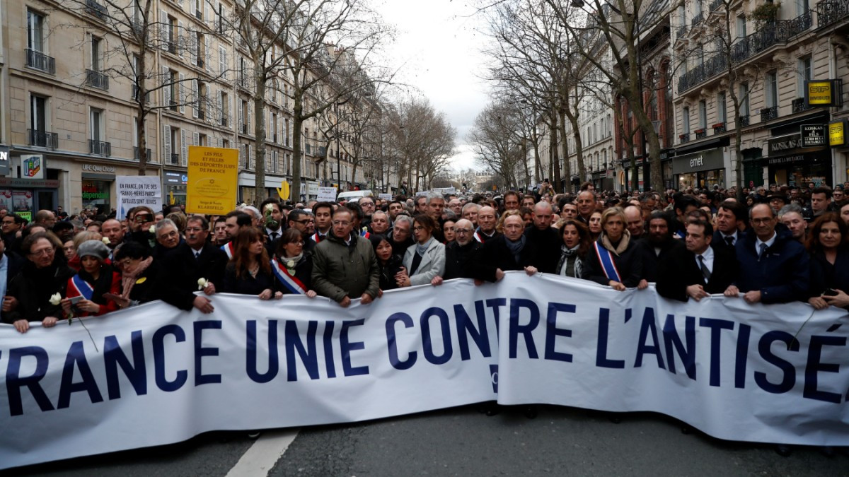 «Φτάνει πια!»: οι Γάλλοι κινητοποιούνται κατά του αντισημιτισμού