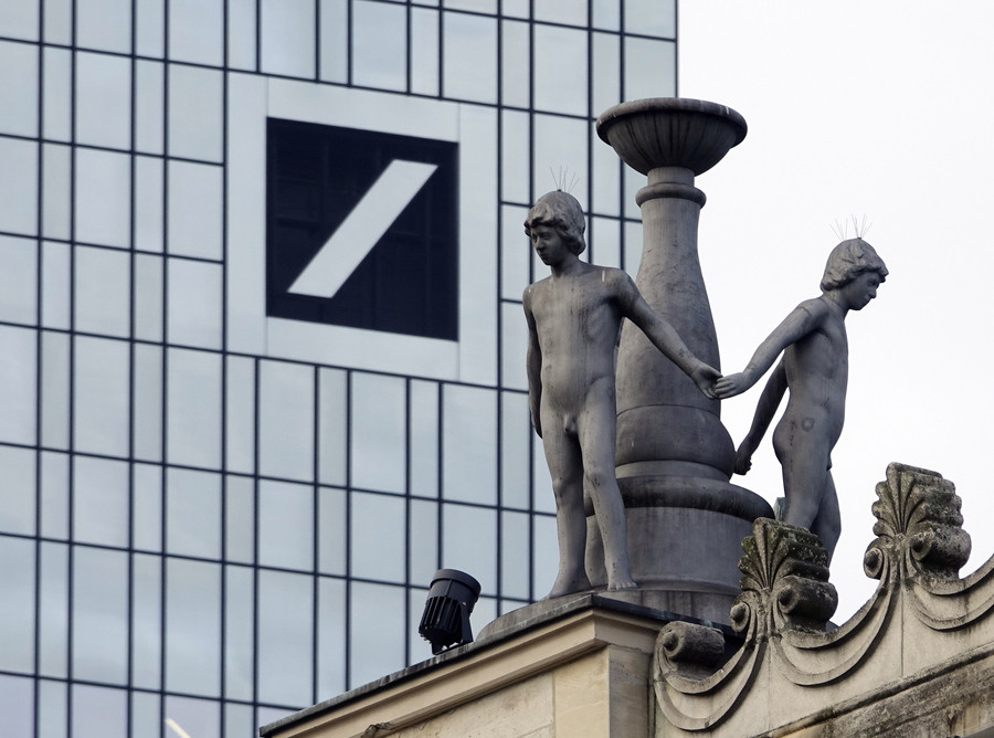 Deutsche Bank: H «άριστη» τράπεζα στο χείλος του γκρεμού