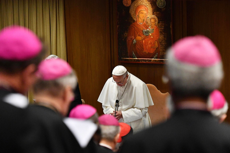 Σύμβουλος του Πάπα Φραγκίσκου καταγγέλλει συγκάλυψη σκανδάλων σεξουαλικής κακοποίησης από τη Ρωμαιοκαθολική Εκκλησία