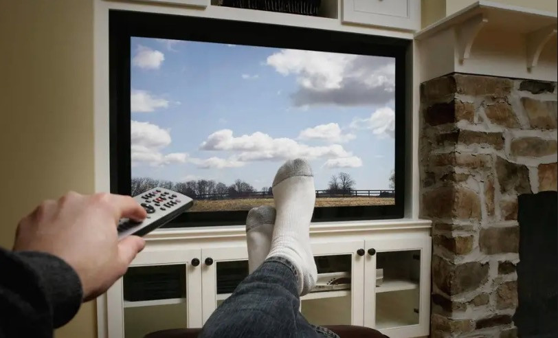 Βλέπετε πάνω από 3,5 ώρες τηλεόραση την ημέρα; Δείτε τι σας συμβαίνει σταδιακά…