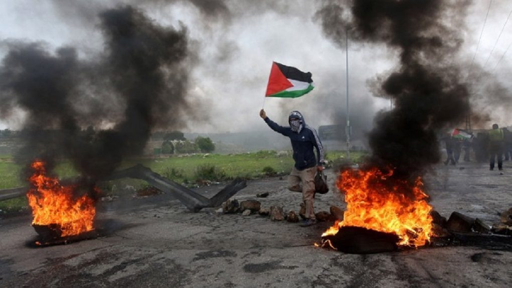 Γάζα: Αληθινές σφαίρες και πετροπόλεμος κάτω από τον «φράκτη»