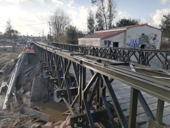 Τοποθετήθηκαν οι στρατιωτικές γέφυρες στα Χανιά