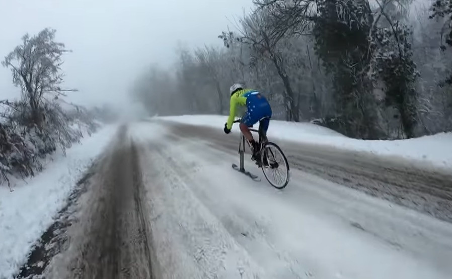 Τι κι αν έχει κακό καιρό; Ποδήλατο για τα χιόνια [ΒΙΝΤΕΟ]