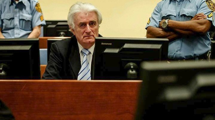 Εφετείο ΟΗΕ: Ισόβια στον Κάραζιτς για της σφαγή της Σερμπρένιτσα