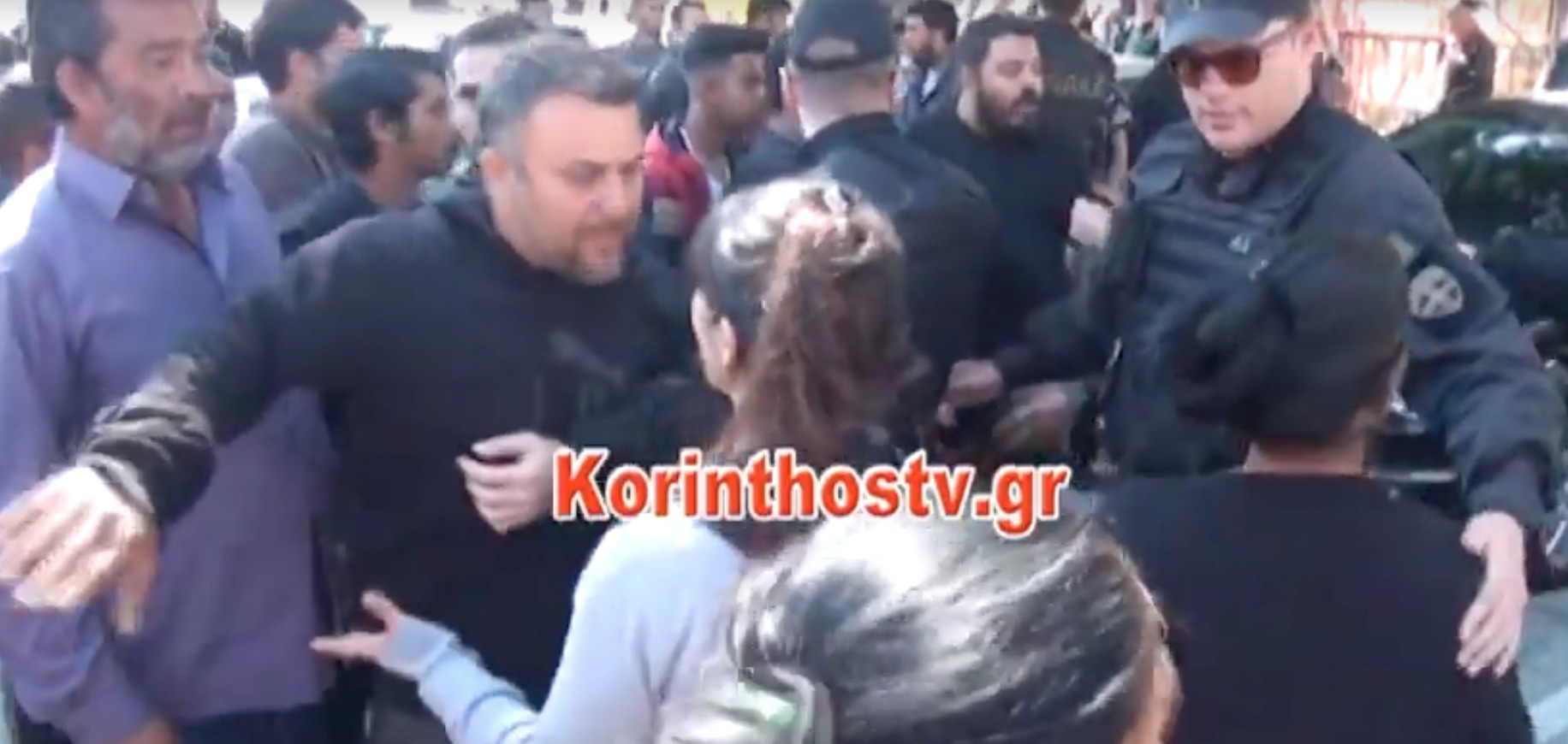 ‘Ενταση στην Κόρινθο: Συγκεντρώσεις κατά και υπέρ του 35χρονου που σκότωσε τον Ρομά [Βίντεο]