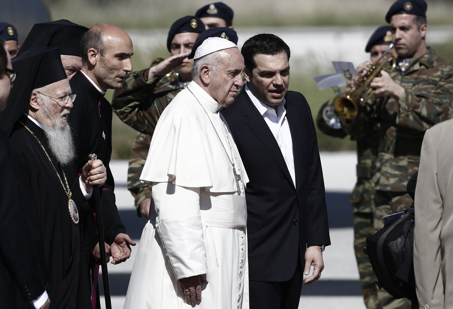 Ο πάπας Φραγκίσκος «δίνει» το Βραβείο Νόμπελ στον Αλέξη Τσίπρα [Βίντεο]