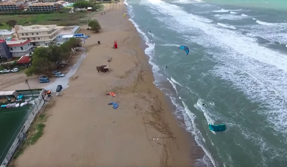 Kitesurf: Η συναρπαστική «μάχη» με τον άνεμο και τα κύματα [ΒΙΝΤΕΟ]