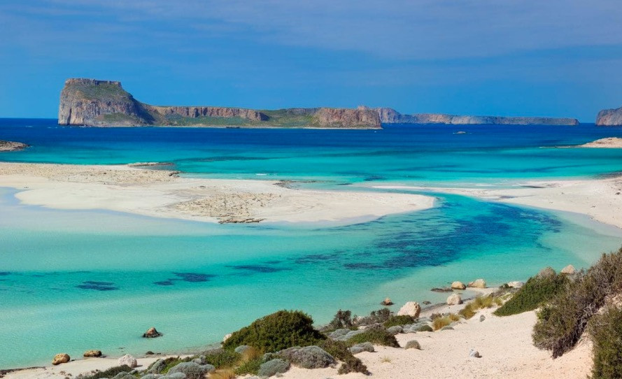 Οι ταξιδιώτες ψήφισαν: 3 στα 5 ομορφότερα νησιά της Ευρώπης είναι ελληνικά