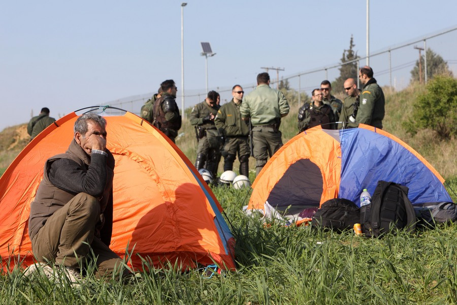 Διαβατά: Προσφυγικό καραβάνι με αίτημα να ανοίξουν τα σύνορα [Βίντεο]