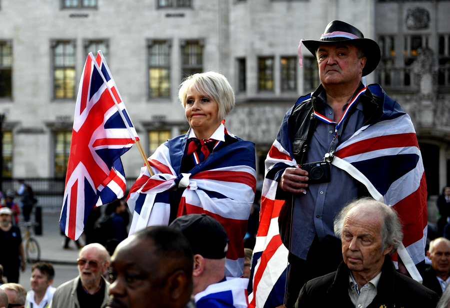 Νέα παράταση ζητά η Μέι για το Brexit