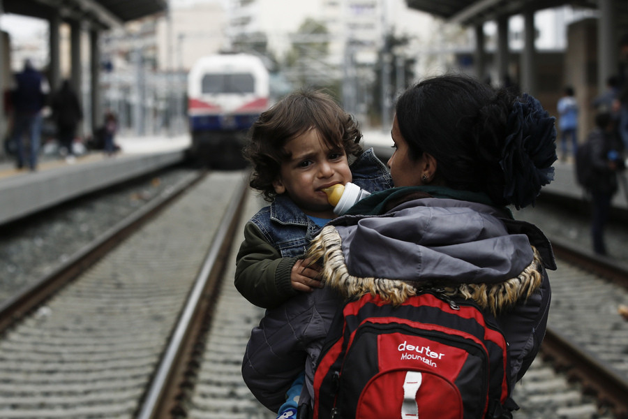 Αποκλιμακώνεται η ένταση στο σταθμό Λαρίσης – Αποχωρούν οι πρόσφυγες