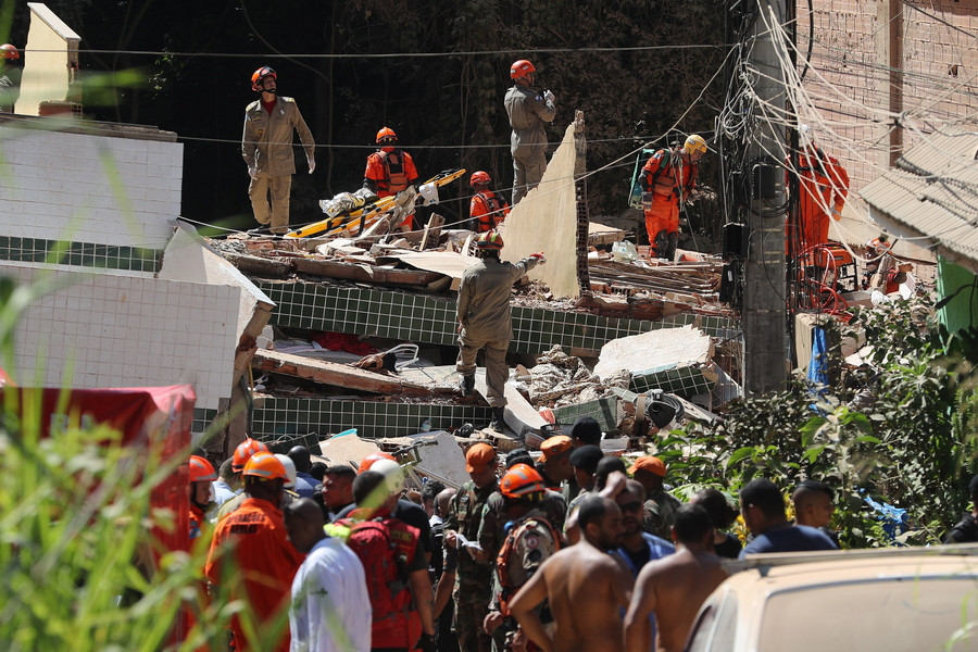 Βραζιλία: Δύο νεκροί από κατάρρευση κτιρίων στις φαβέλες [Βίντεο]
