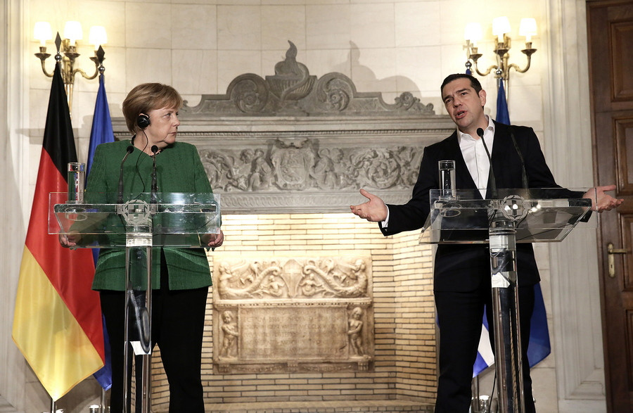 Spiegel: Έτσι όπως πάει, η Ελλάδα θα γίνει πρότυπο και θα στείλει την τρόικα στη Γερμανία!