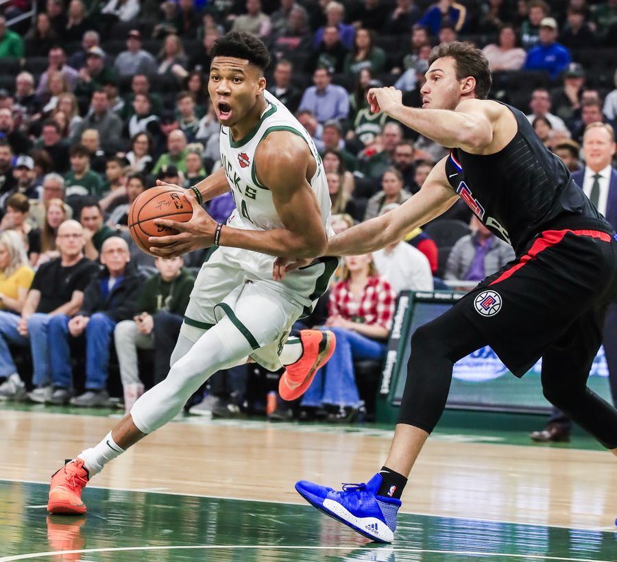 Το κάρφωμα που έκανε το NBA να φωνάξει «Oh my Giannis!» [Βίντεο]