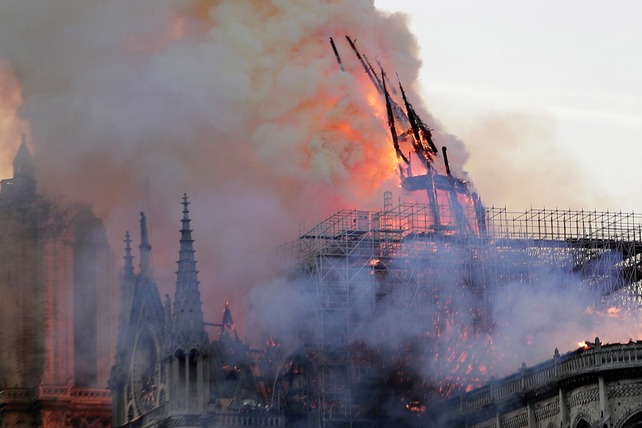 «Notre Drame»: Το συγκλονιστικό πρωτοσέλιδο της Liberation