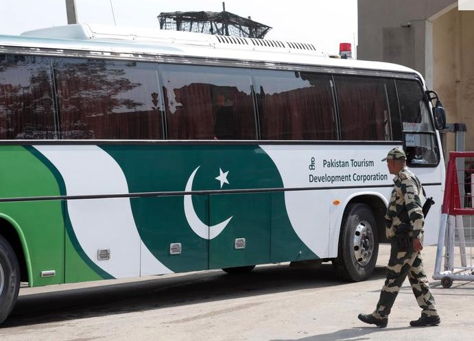 Λεωφοροπειρατεία με 14 νεκρούς στο Πακιστάν