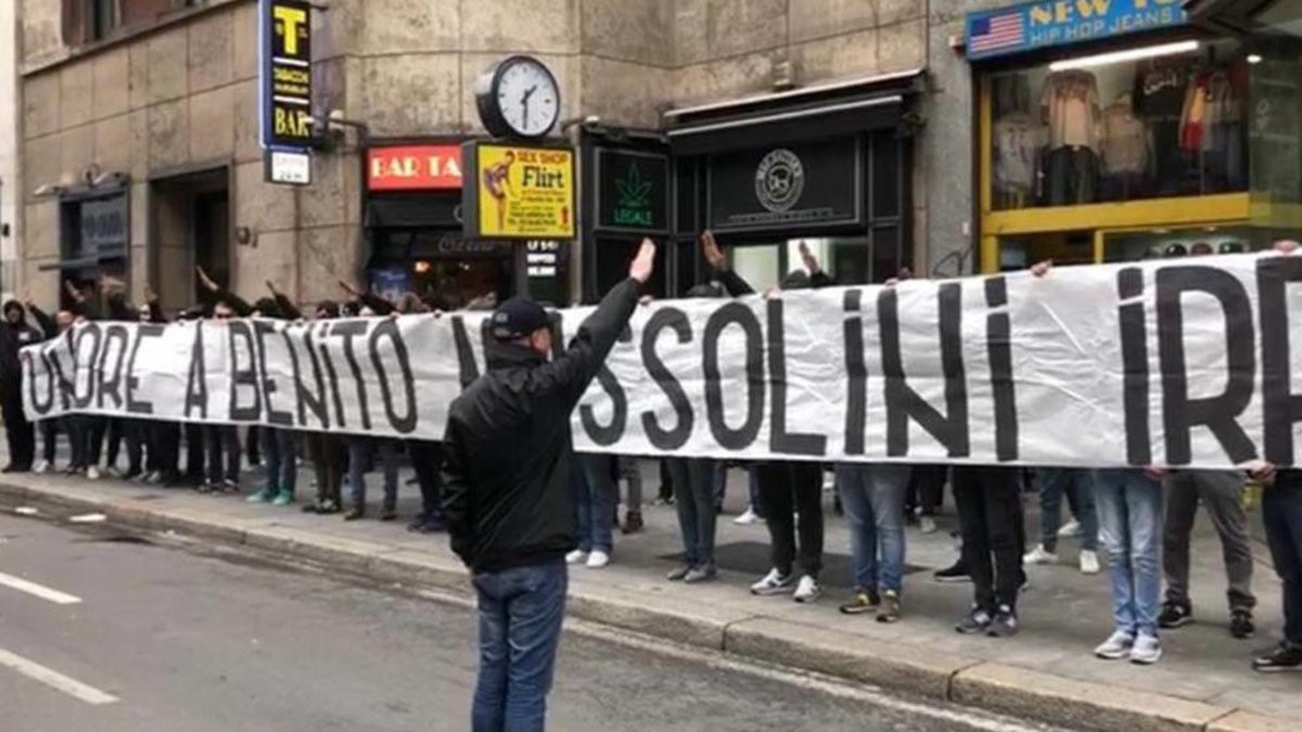 Φασίστες οπαδοί της Λάτσιο και της Ιντερ τίμησαν τον Μουσολίνι