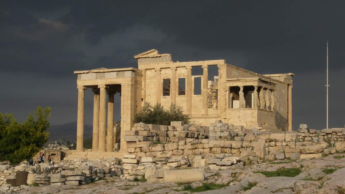 Άλλαξαν το αλεξικέραυνο στην Ακρόπολη μετά τον κεραυνό