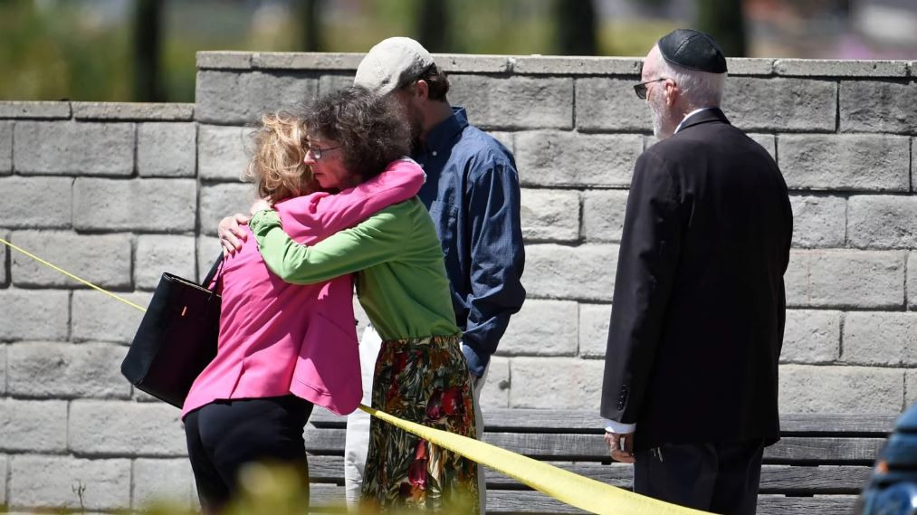 Ρατσιστική επίθεση σε συναγωγή με μία νεκρή στις ΗΠΑ