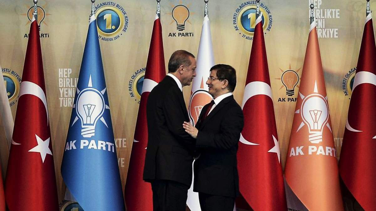 Νταβούτογλου: Ο άλλοτε σύμμαχος του Ερντογάν, μετατράπηκε σε επικριτή του