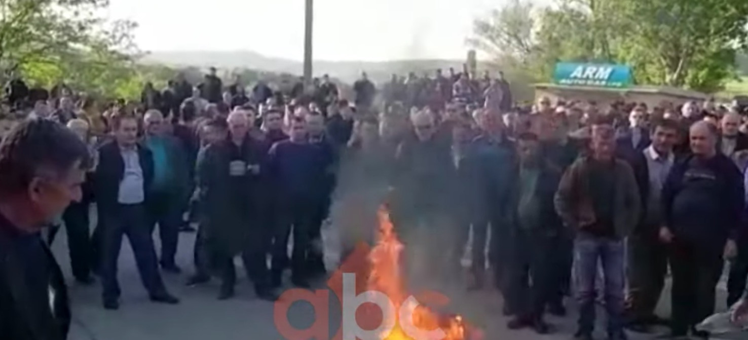 Αλβανία: Αντικυβερνητικοί διαδηλωτές απέκλεισαν δρόμους