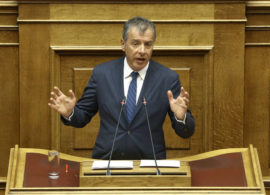Θεοδωράκης: «Όχι» σε ψήφο εμπιστοσύνης αλλά και παλινόρθωση ΝΔ