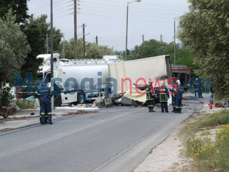 Τραγωδία στο Κορωπί: Μετωπική με δύο νεκρούς