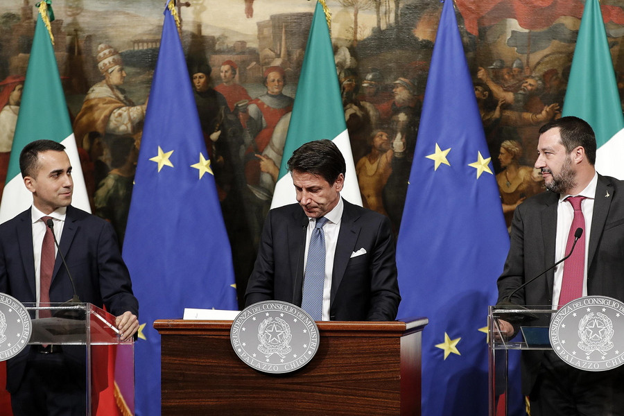 Στα πρόθυρα διάλυσης η κυβέρνηση στην Ιταλία