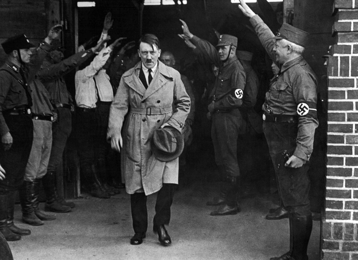 Οι πλαστοί πίνακες του Χίτλερ: Ποιοι τους αγοράζουν;