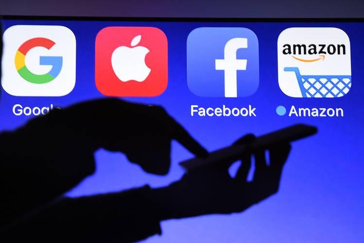 «Στριμώχνουν» Google, Amazon, Apple και Facebook οι αμερικάνικες αρχές