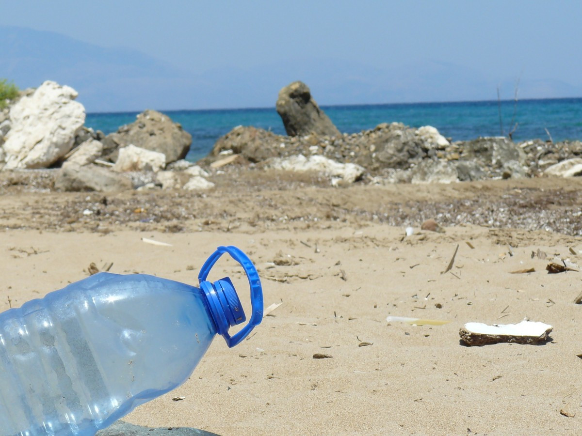 Γαλλία: Ο μεγαλύτερος παραγωγός πλαστικών σκουπιδιών στη Μεσόγειο