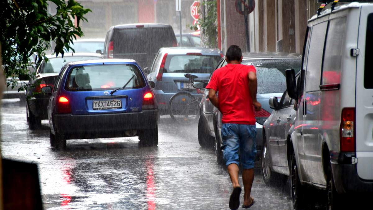 Καταιγίδες και χαλάζι μετά το μεσημέρι