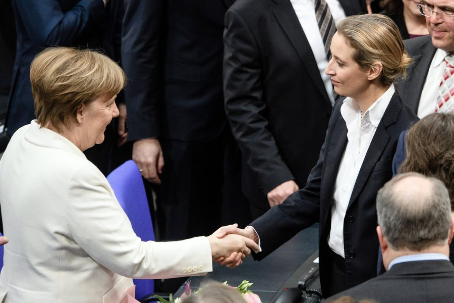 «Ανοιχτό» πλέον το ενδεχόμενο συνεργασίας CDU -AfD