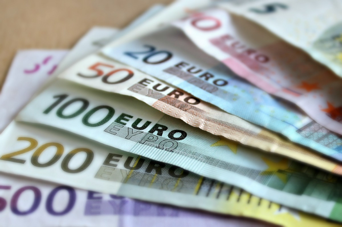 Αύξηση στα 27 δισ. ευρώ τα ταμειακά διαθέσιμα το 2018