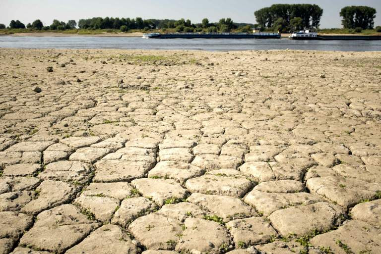 Γαλλία: Η κυβέρνηση θέλει να μειώσει την κατανάλωση νερού για να προετοιμάσει τη χώρα για ένα «ξηρό» μέλλον