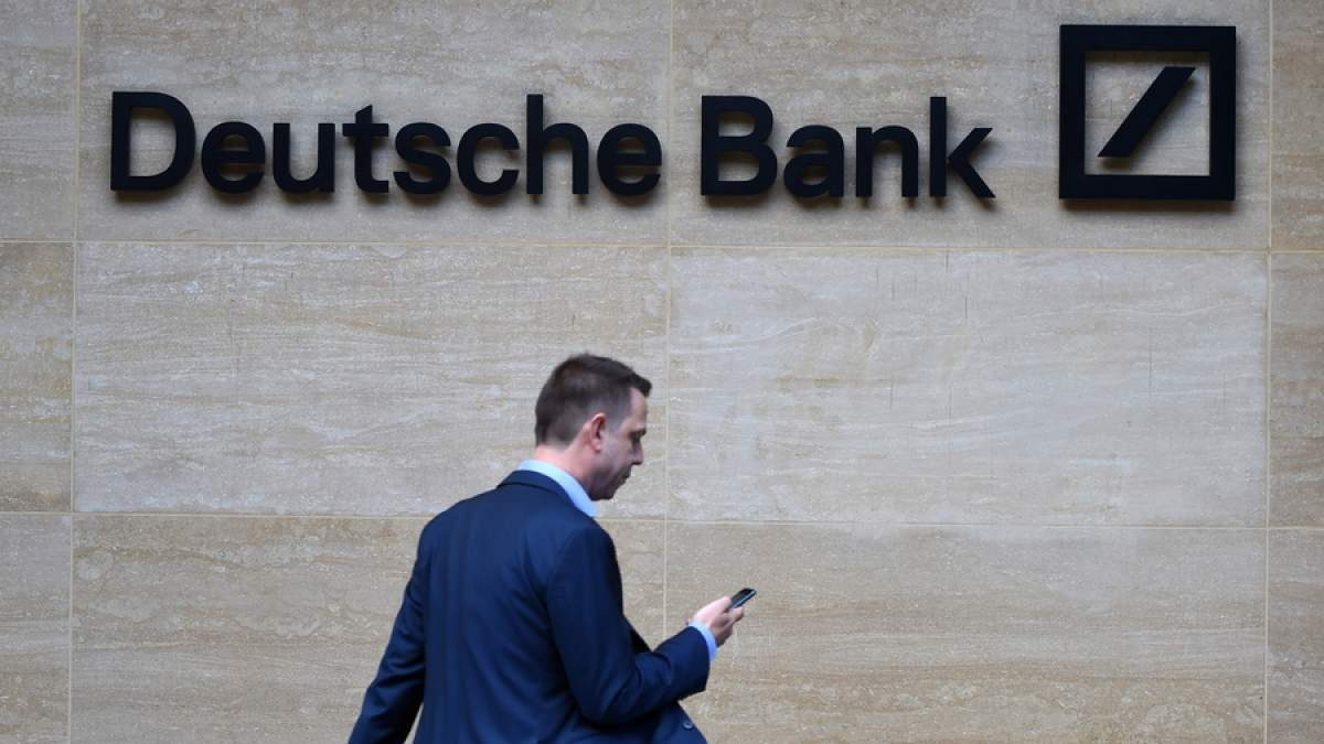 H Deutsche Bank κόβει 20.000 θέσεις εργασίας