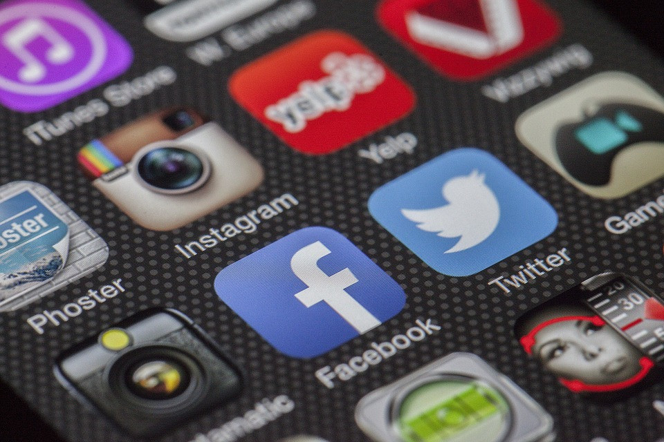 Λύθηκαν τα τεχνικά προβλήματα σε Facebook και Instagram