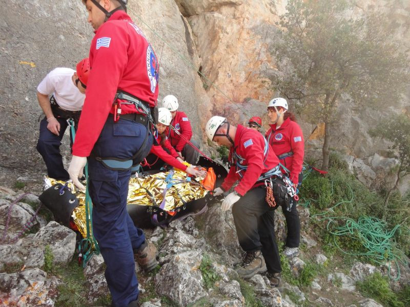 Ολονύχτια διάσωση ορειβάτισσας στον Όλυμπο – Μεταφέρθηκε με Super Puma στο νοσοκομείο