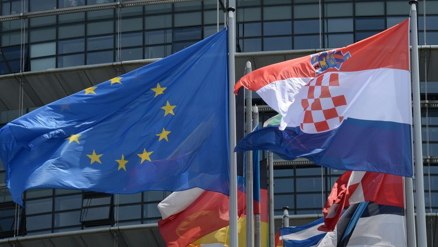 Τον δρόμο προς το ευρώ άνοιξε η Κροατία